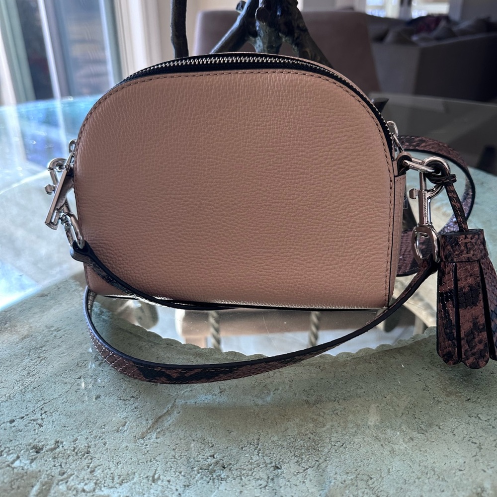 New $325 Marc Jacobs Tan Crossbody Bag with Adjustable Strap - Picture 9 of 16